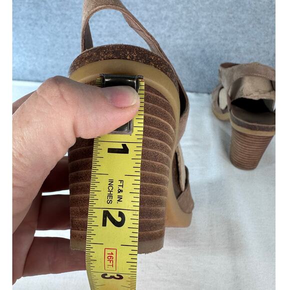 Dansko Womens sz 40 Deandra Studded Taupe Shimmer Sandal Block Heel BOHO T Strap - Picture 6 of 13